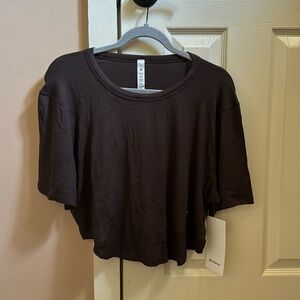 Lululemon hold tight cropped T shirt